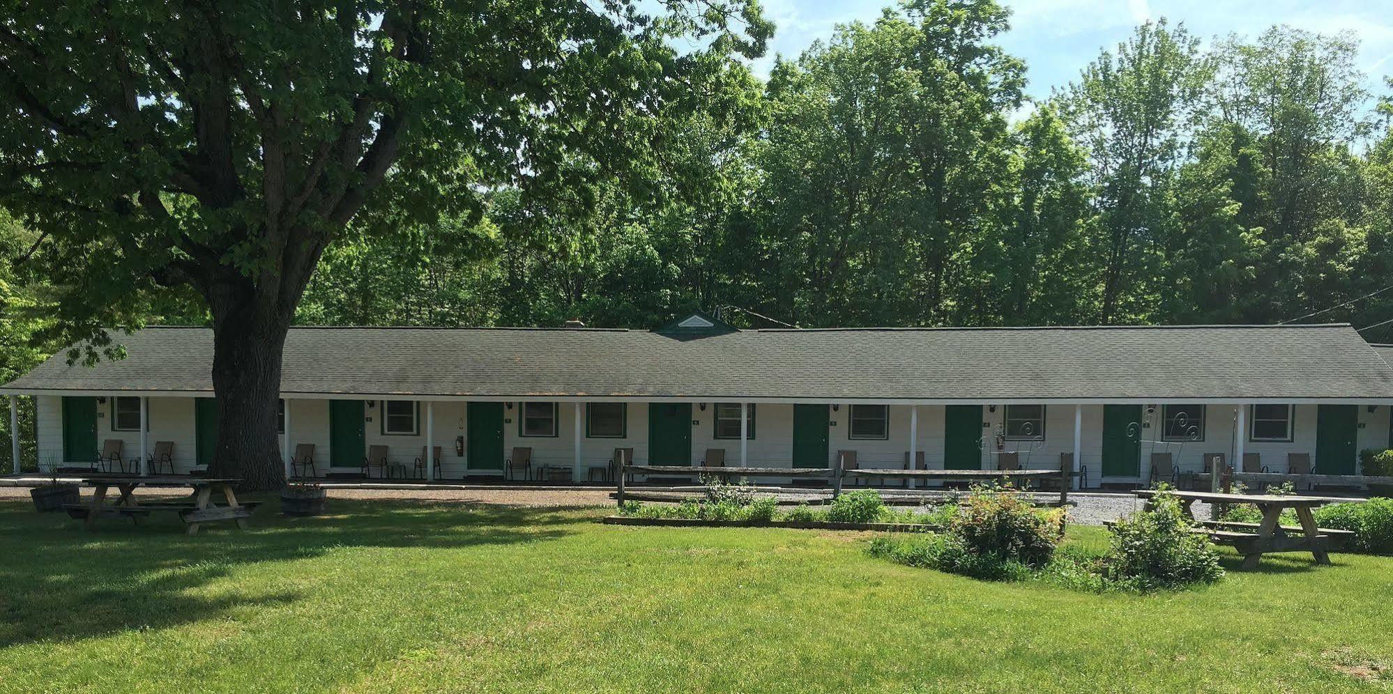 Mcgregor Inn Motel Wilton Exteriör bild